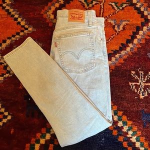Levi’s wedgie skinny jeans